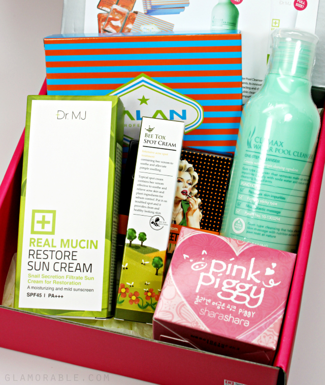 Memebox (미미박스) Global #17 Box Review, Pictures, Unboxing + December Discount Codes >> http://ow.ly/G7Qcx  | via @glamorable