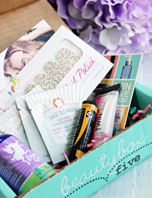 New on the blog: unboxing and review of my Beauty Box 5 April 2015. This month's theme? "Bloom"! >> http://bit.ly/1be95j1 | via @glamorable
