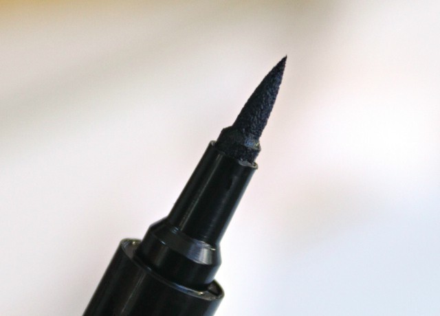 Find ouyt why I wasn't a fan of Borghese Linea Precisa Liquid Eyeliner in my latest review (with swatches) >>  http://bit.ly/1IMEG7H | via @glamorable