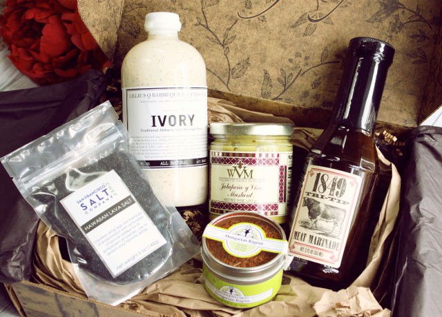 Taste Trunk May 2015 Unboxing & Review: Do you consider yourself a foodie? Check out Taste Trunk, a subscription service that will delight your inner culinary epicurean. >>  http://bit.ly/1HuWXCG | via @glamorable