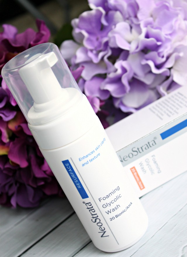 Find out how I finally faded that annoying red patch on my chin by incorporating one new product into my routine - NeoStrata Foaming Glycolic Wash >> http://bit.ly/1ALFxob | via @glamorable
