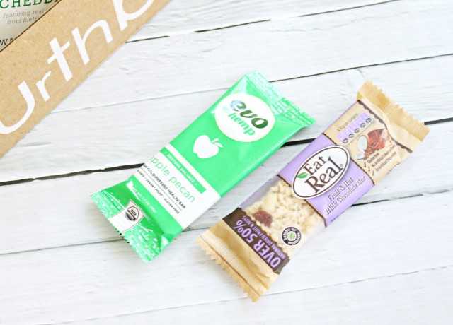 Urthbox May 2015 Review & Unboxing: My May box was loaded with kinds of organic snacks, healthy treats, and other NON-GMO goodies! Take a look >> http://bit.ly/1MsWYv0