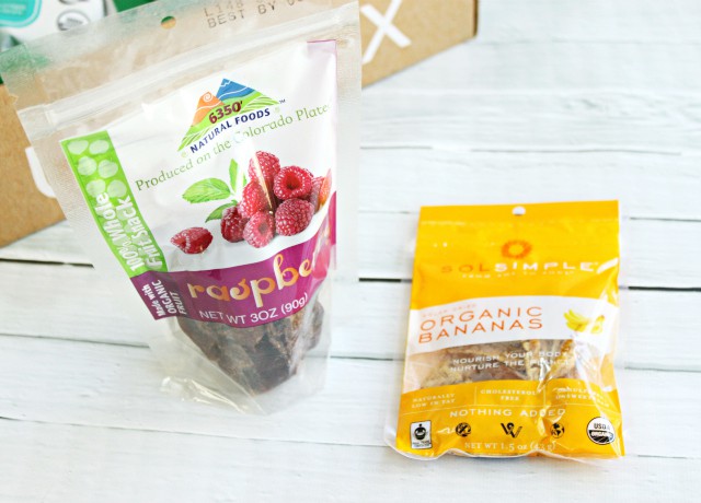 Urthbox May 2015 Review & Unboxing: My May box was loaded with kinds of organic snacks, healthy treats, and other NON-GMO goodies! Take a look >> http://bit.ly/1MsWYv0