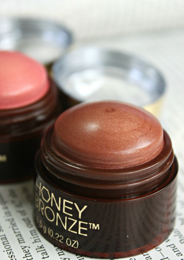 Swatches and review of The Body Shop Honey Bronze Highlighting Domes in Shade 02 and Shade 03 >> http://bit.ly/1FS5ezt | via @glamorable