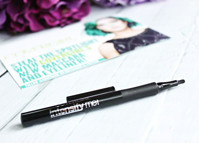 covergirl-the-super-sized-mascara-intensify-me-liner-review-swatches-03