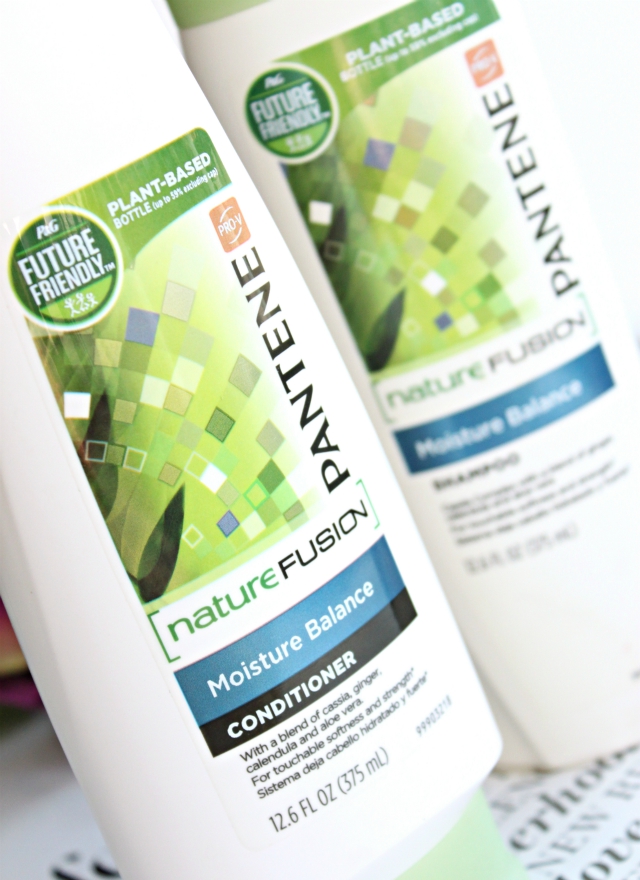 Drugstore favorites: Find out what made me switch to Pantene Nature Fusion Moisture Balance shampoo & conditioner! #PanteneProtect #WantThatHair #ad Read more at: https://glamorable.com | via @glamorable