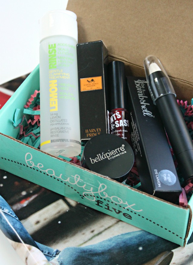 Beauty Box 5 September 2015 Review & Unboxing. Click through for more pictures! >> www.glamorable.com | via @glamorable