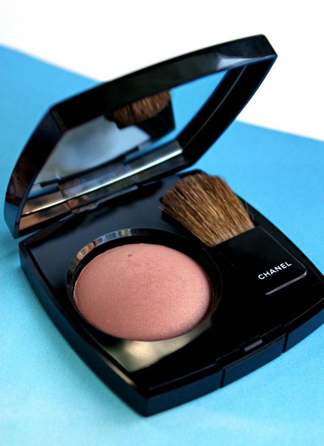 TRYING MY FIRST CHANEL BLUSH  Chanel Joues Contraste Powder Blush in 260  Alezane (Old Formula) 