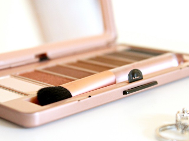 Pur Cosmetics Secret Crush Palette Review. Read more at >> www.glamorable.com | via @glamorable