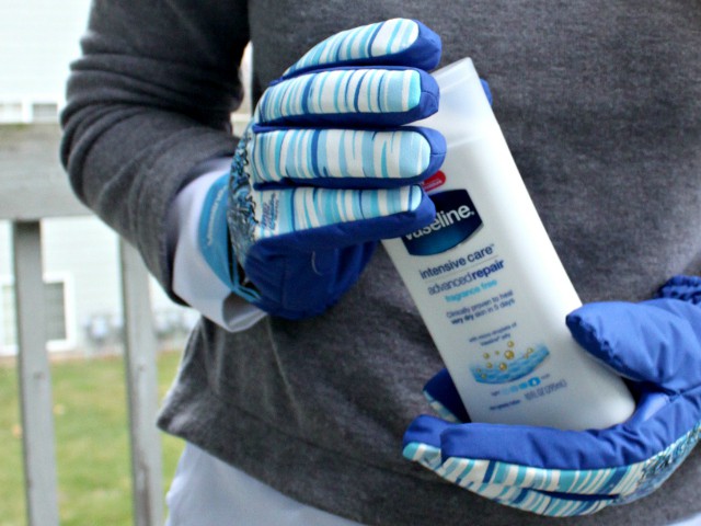 In time for the Holidays Vaseline Intensive Care Advanced Repair Lotion teamed up with Freezy Freakies to help you stay warm this season. Read more at >> www.glamorable.com | via @glamorable