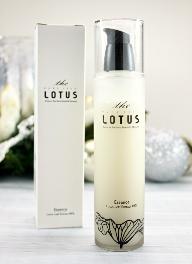 The Lotus Essence with Lotus Leaf review. Read more at >> www.glamorable.com | via @glamorable