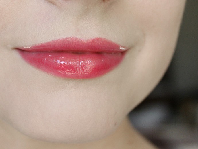 Natural & Organic Beauty from Skinerals, Moonstone Lip Gloss Velvet Swatch